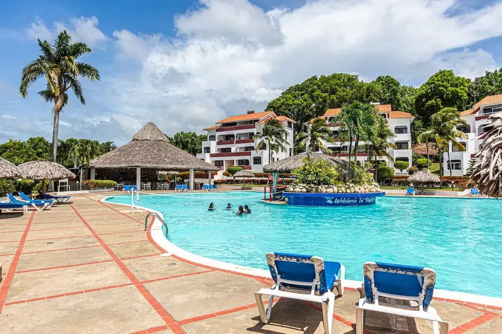 Charming 2-bedroom Apartment in Sosua With Pool View