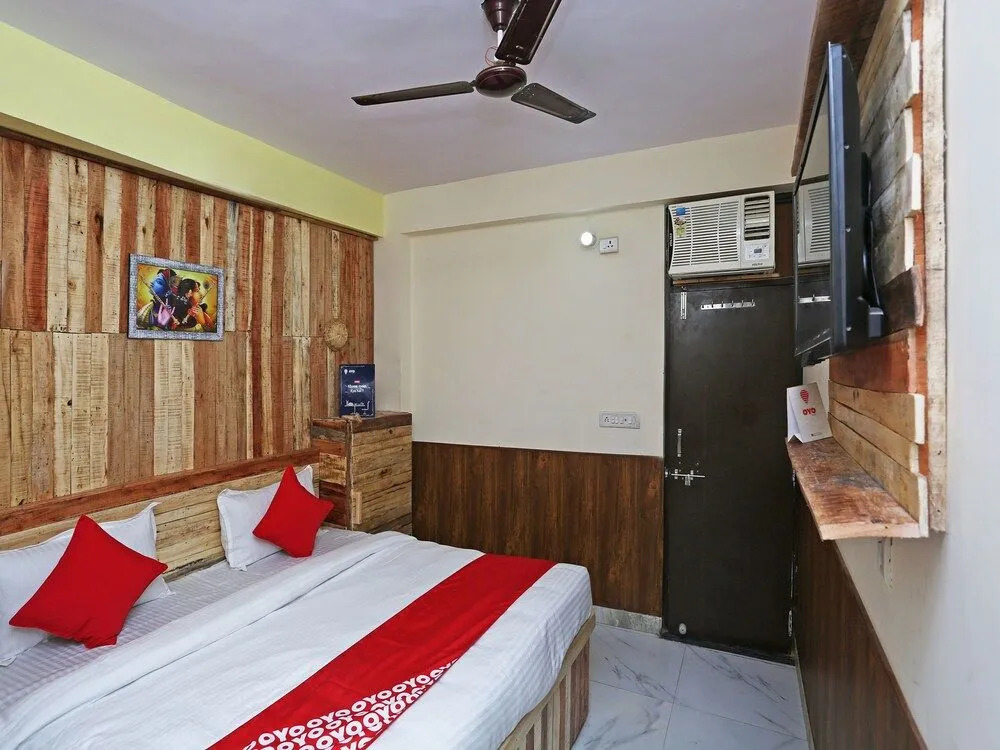 OYO 15994 Hotel Bullet Inn & Lounge