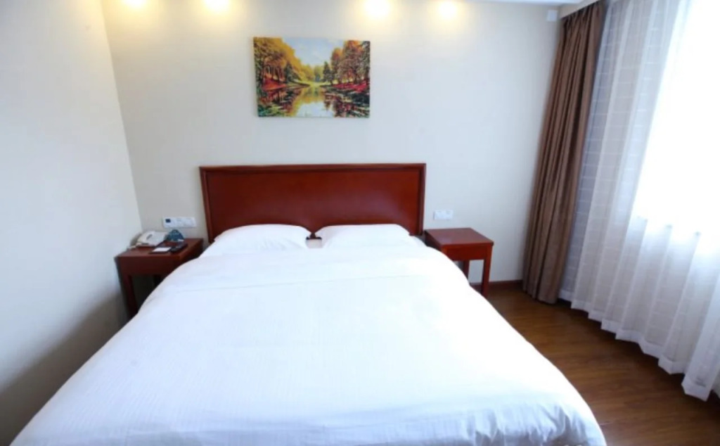 GreenTree Inn YunCheng South of Railway Station North FengHuang Road Shell Hotel