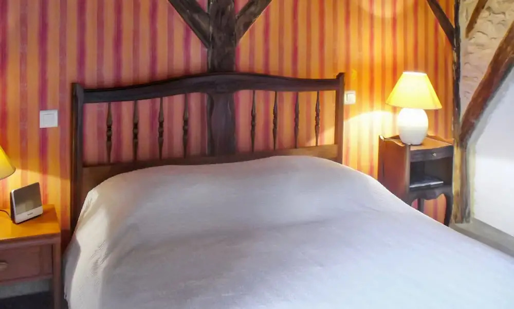 House With 2 Bedrooms in Les Eyzies-de-tayac-sireuil, With Enclosed Ga