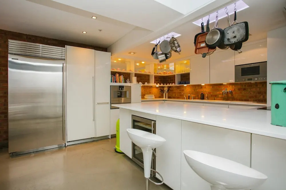 Modern 3 Bedroom Apartment In Soho