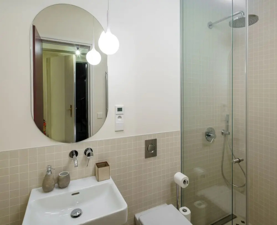 MN6 Luxury Suites by Adrez