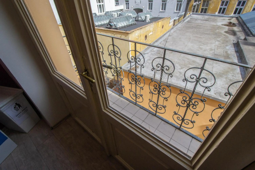 For celebrations spacious 3BDR apartment with balcony