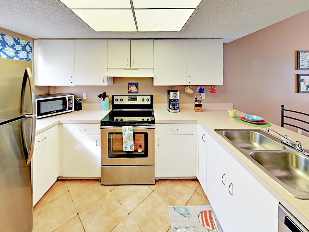Sunny Unit #L31 - 2 Br Condo