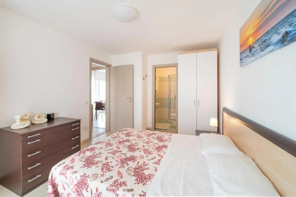 Elegant Residenza Monica 2 Two Bedroom C6 Sleeps 6