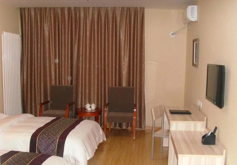 Qingdao Yuangu Town Business Hotel