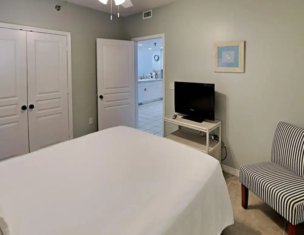 Emerald Isle Pensacola Beach by Southern Vacation Rentals