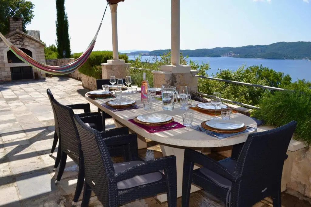 Restored 350 year old Villa, stunning views, idyllic location, large pool