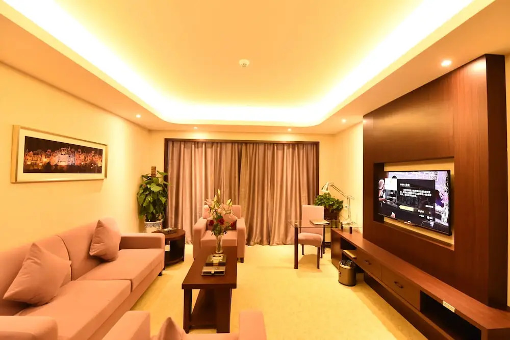 Savile K-Knight Luan Hotel