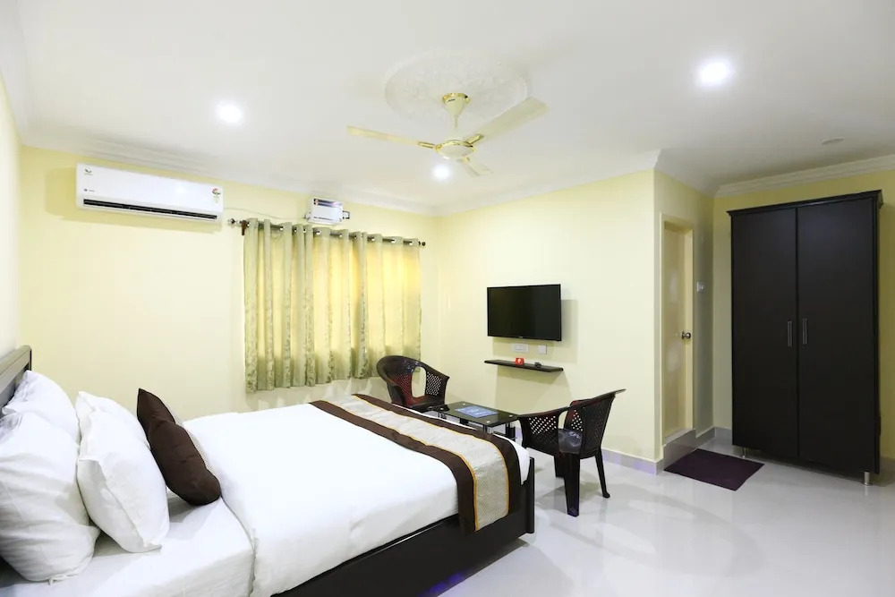 OYO 8266 Saibala Inn