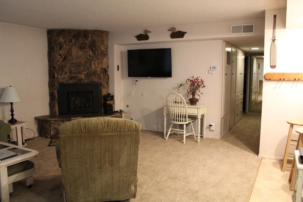 Altomare's Bavarian Ge  1148ha 3 Bedroom Condo