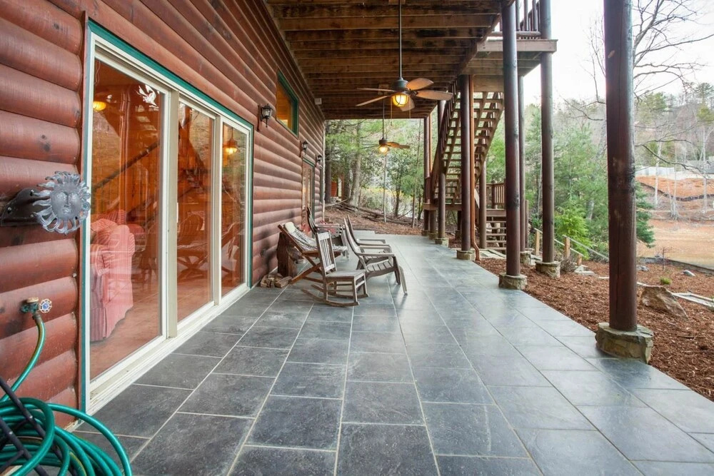 Aska Lakeside Lodge