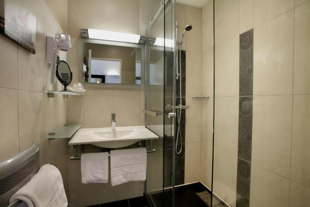 Logis Hôtel Corintel Bordeaux Est