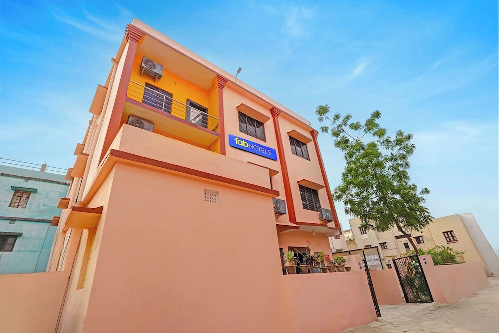 Fabhotel Aditya Guest House 3