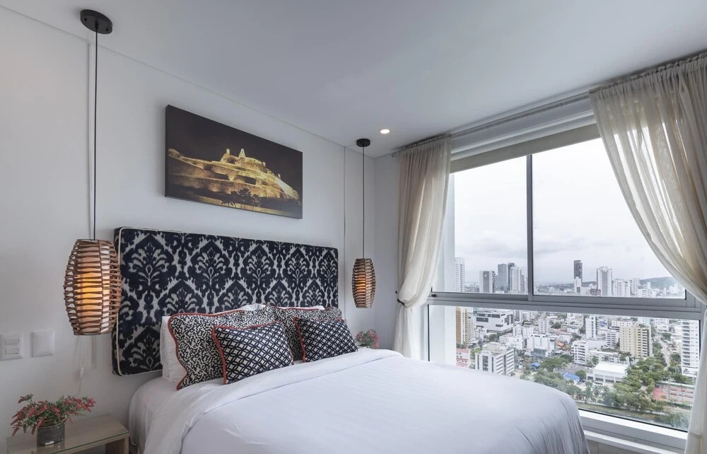 3BR Chic Oceanfront Apartment With Amazing City and Ocean Views
