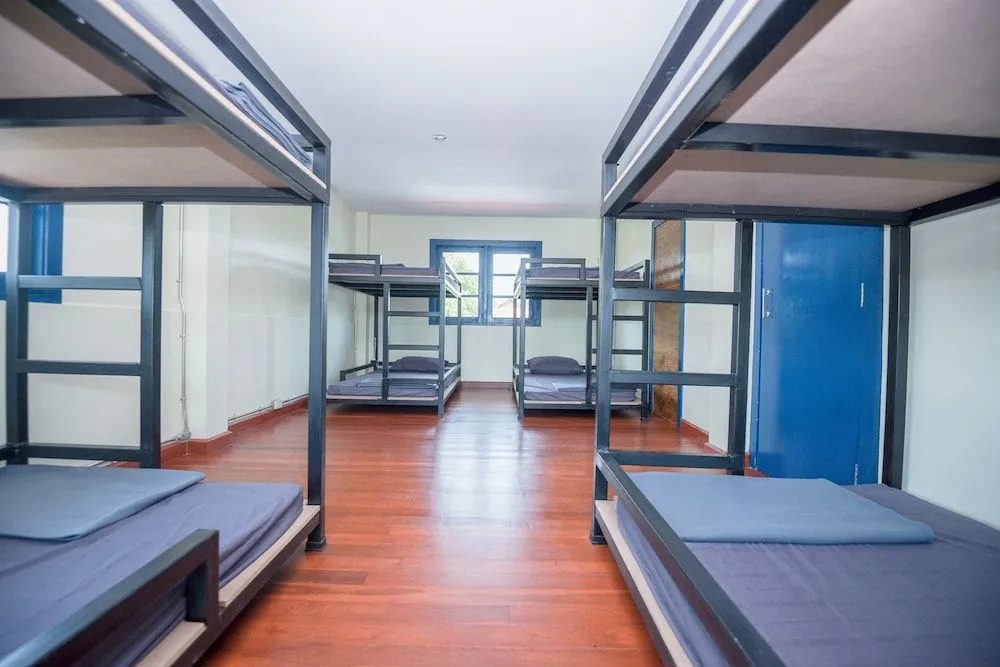 Toobs Hostel - Adults Only