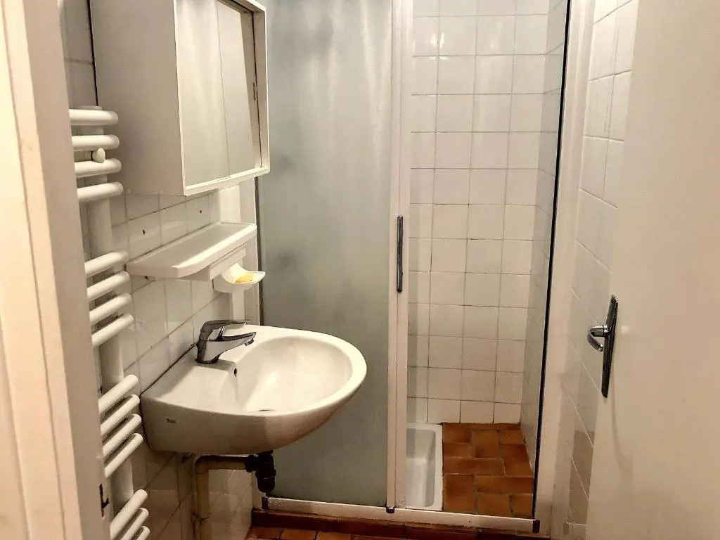 Maison Charmante Près Plage et Forêt, 5 Ch., Jardin, Parking, Quartier Calme - FR-1-652-2