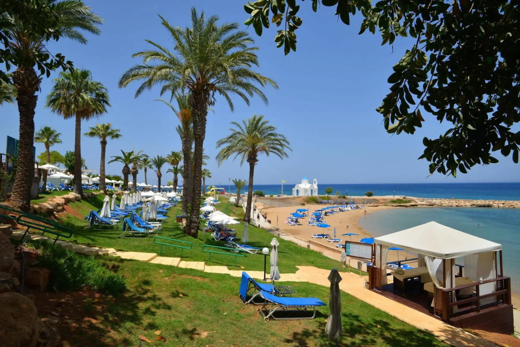 Golden Coast Beach Hotel