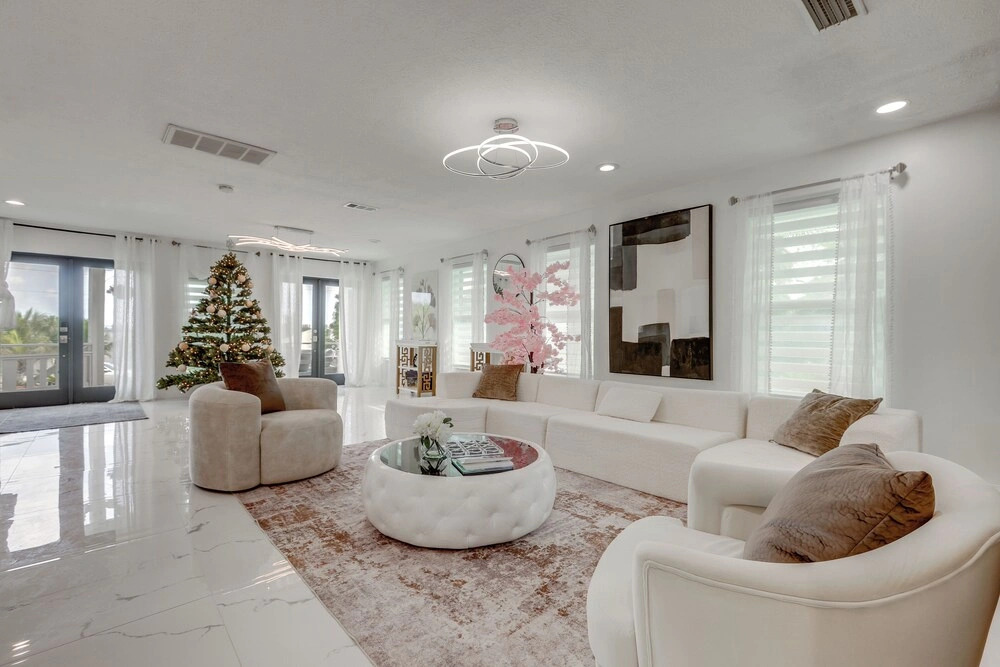 Luxe Florida Home on 3 Acres ~ 5 Mi to Beach!