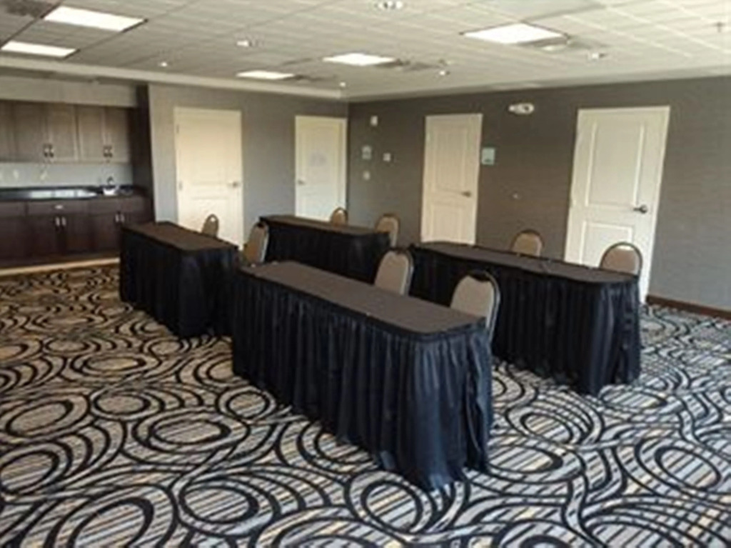 Holiday Inn Express & Suites Greenfield by IHG