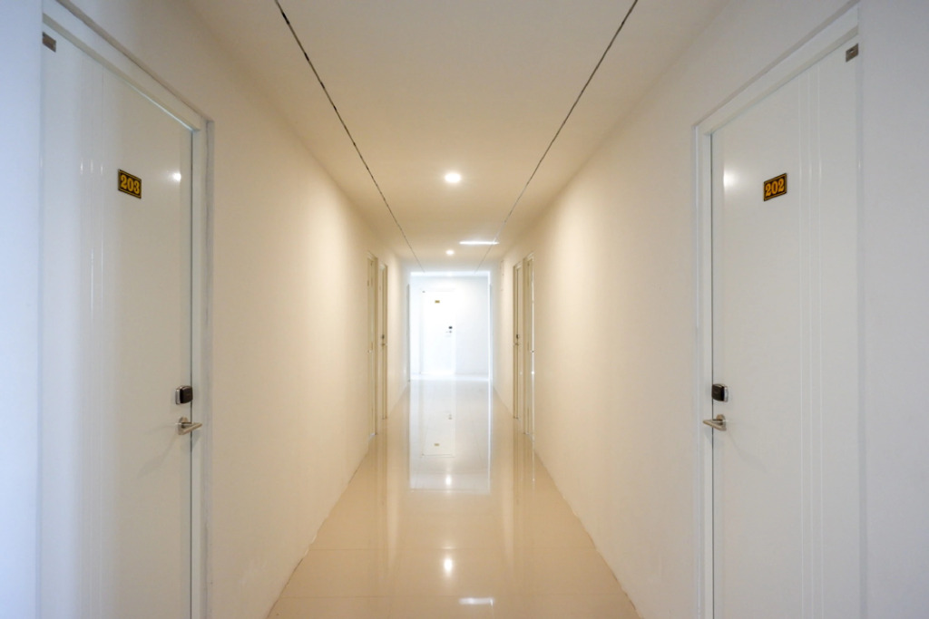 RedDoorz Plus near Solo Baru