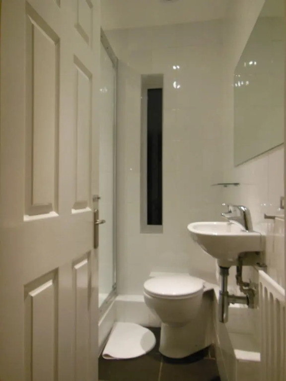 Abacus Bed and Breakfast, Blackwater, Hampshire