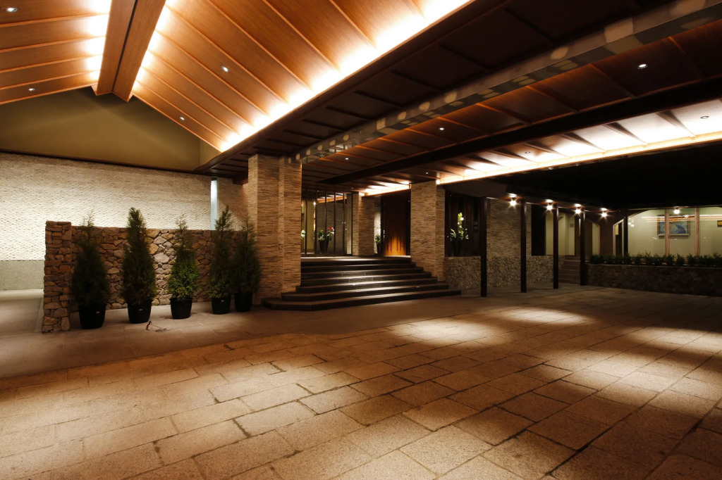 Plaza Awajishima
