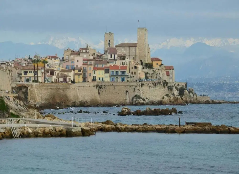 Apartment in Antibes Near Sandy Beaches