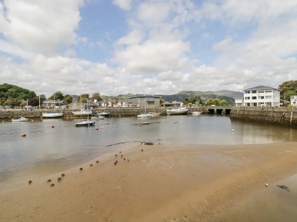 1 South Snowdon Wharf