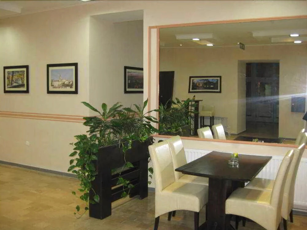 Hotel Leotar