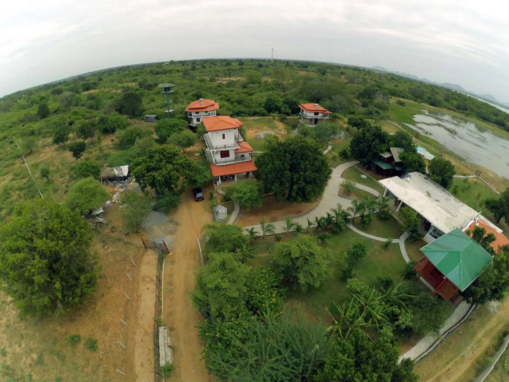 Lake Villa Resort