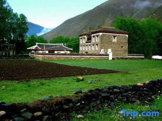 Xinduqiao Muyajiarong Qingcheng Homestay