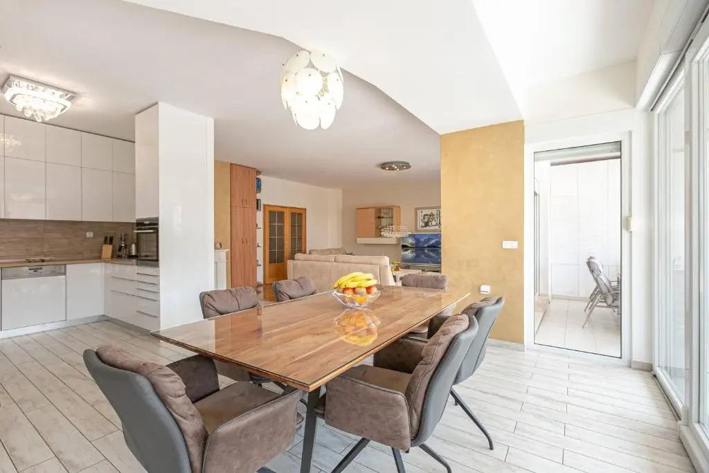 Apartment Relax whit big terrace 170m2 Near the Beach