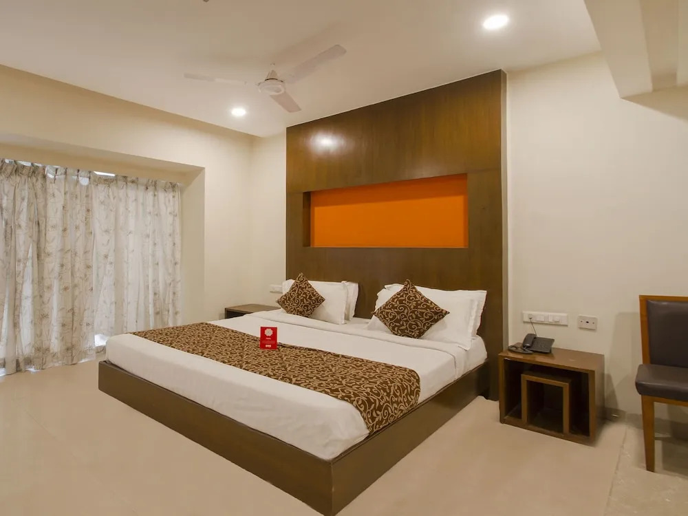 OYO 1410 Country Club Begumpet