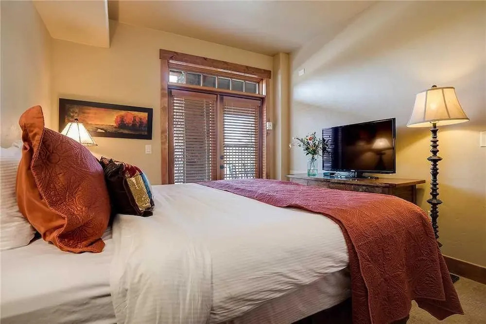 5114 Emerald Lodge, Trappeur's Crossing Apartment 1