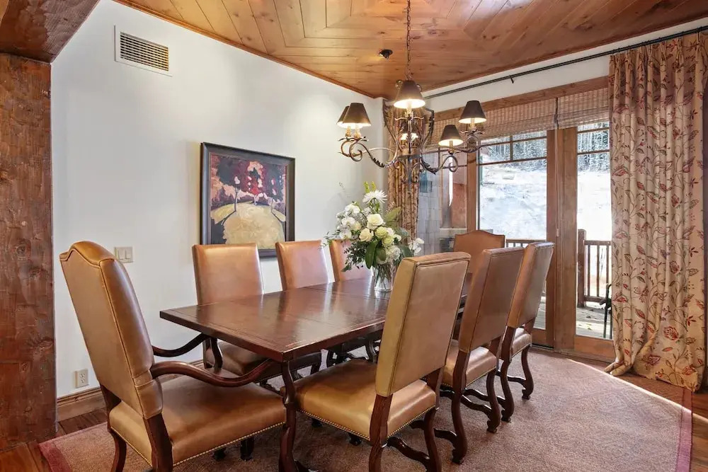 Grand Lodge - 3 Bedroom Deluxe #404 - Ski-in/out 3 Condo