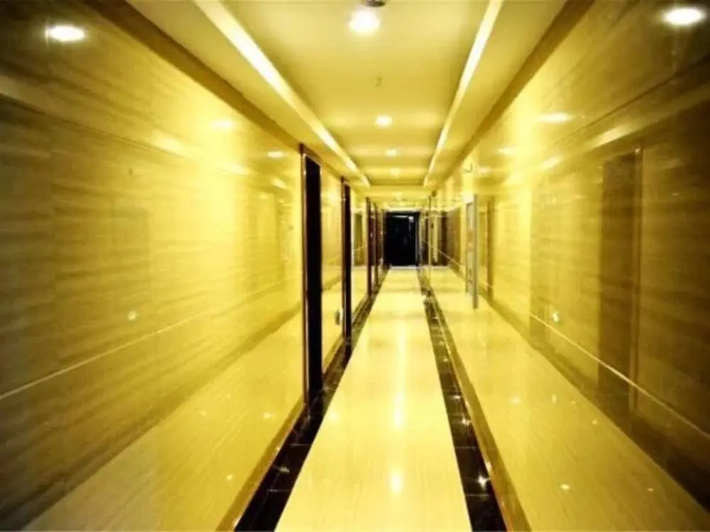 Luoyang Feronia Hotel