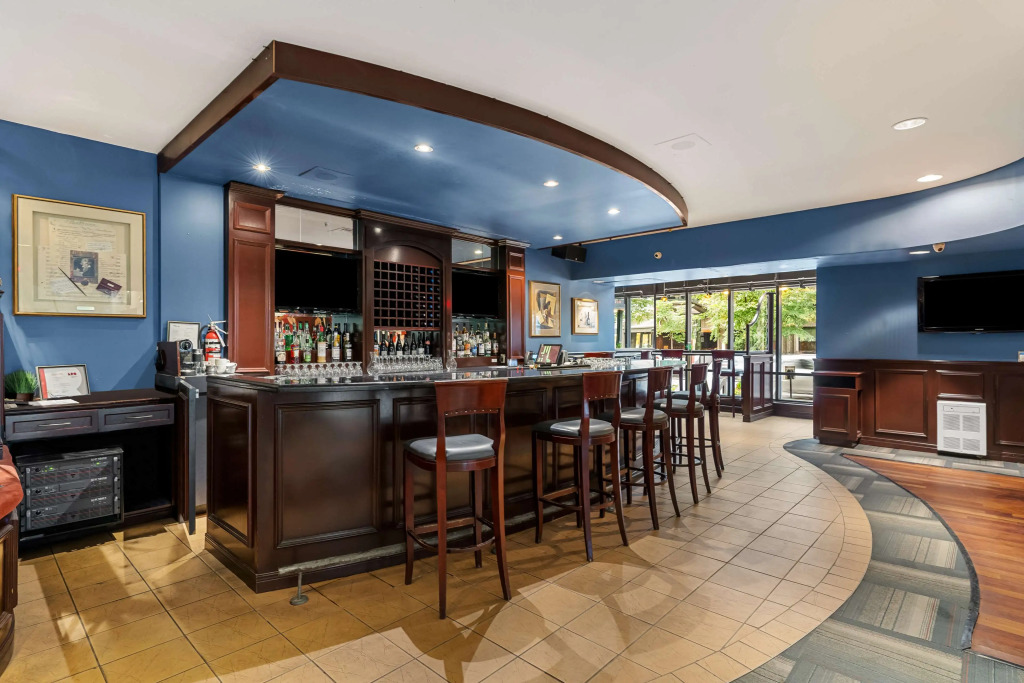 Best Western Ville-Marie Montreal Hotel & Suites