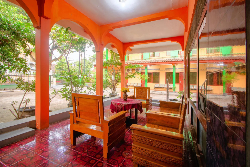 Super OYO 1788 House 24