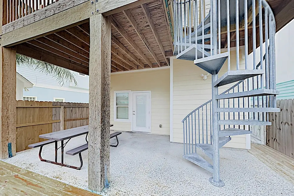 Roomy and Coastal in Port A by RedAwning