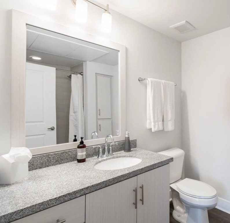 1br Luxury Apartment | Heated Pool by Wanderjaunt