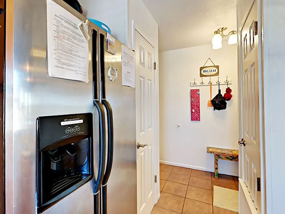 Split Level Stunner in Port Aransas by RedAwning