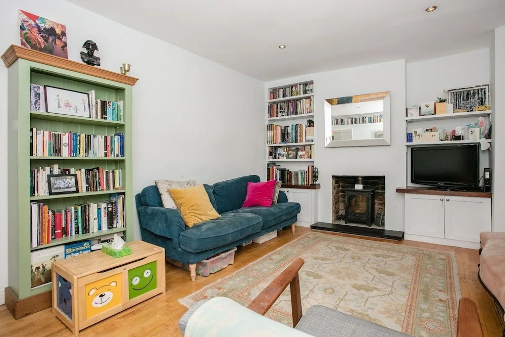 Spacious 3 Bedroom House in Clapton