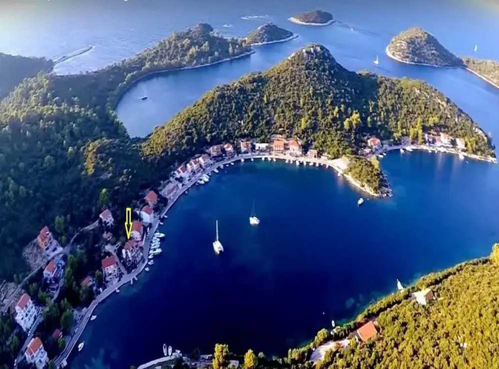 Apartments Malo Lago