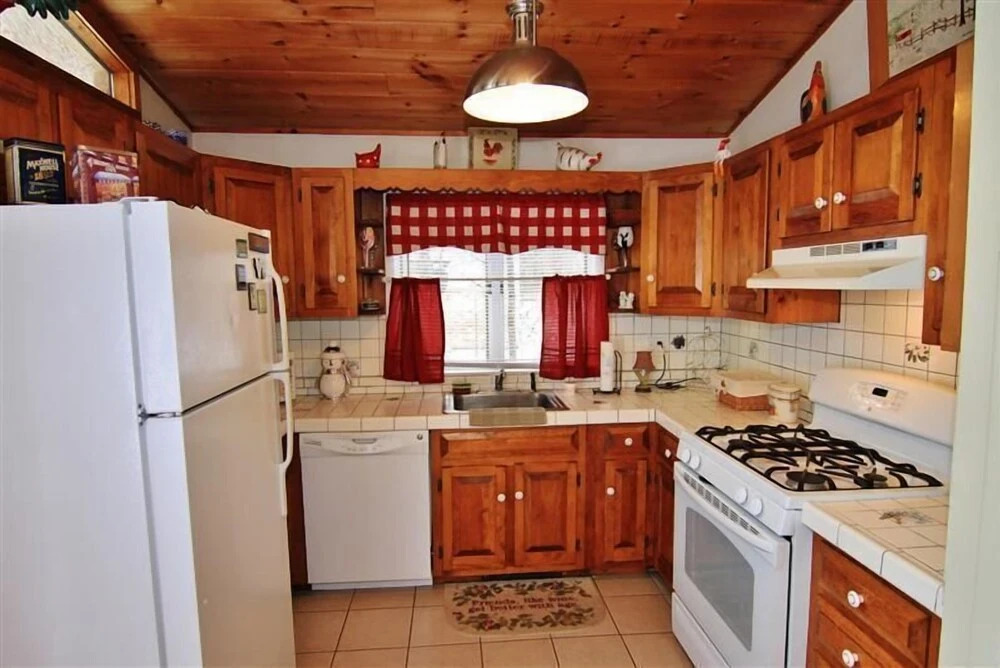 South Londonderry Home, Walk to Magic Mtn Ski Area