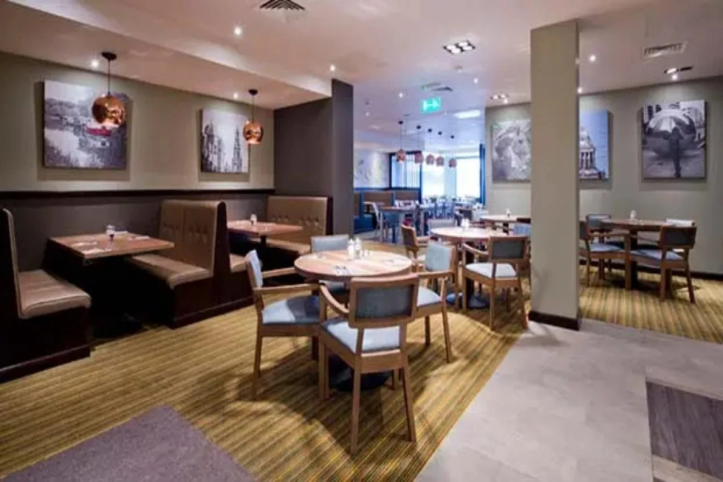 Premier Inn Leeds City Centre (Whitehall Road)