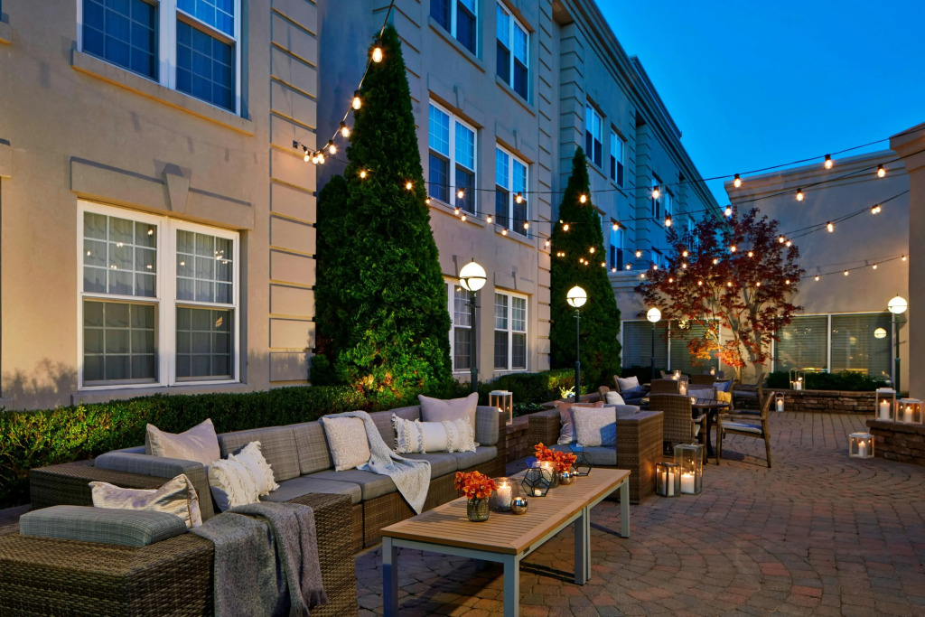 The Del Monte Lodge Renaissance Rochester Hotel & Spa