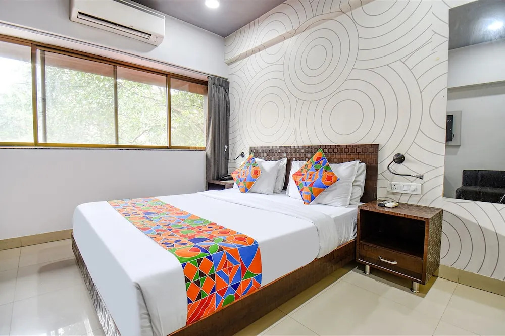 Super Collection O Rajdhani Hotel