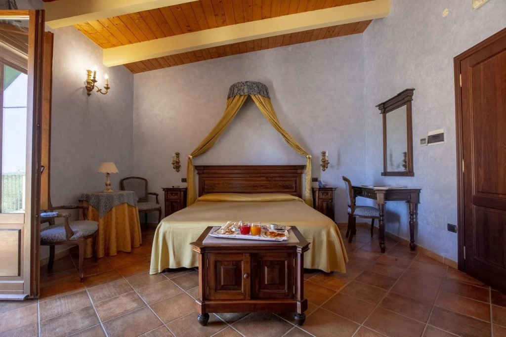 Il Podere Hotel Restaurant