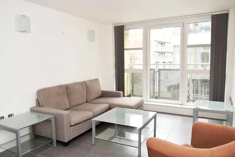 1 BR Home by Borough Market W/balcony, 2 Guests